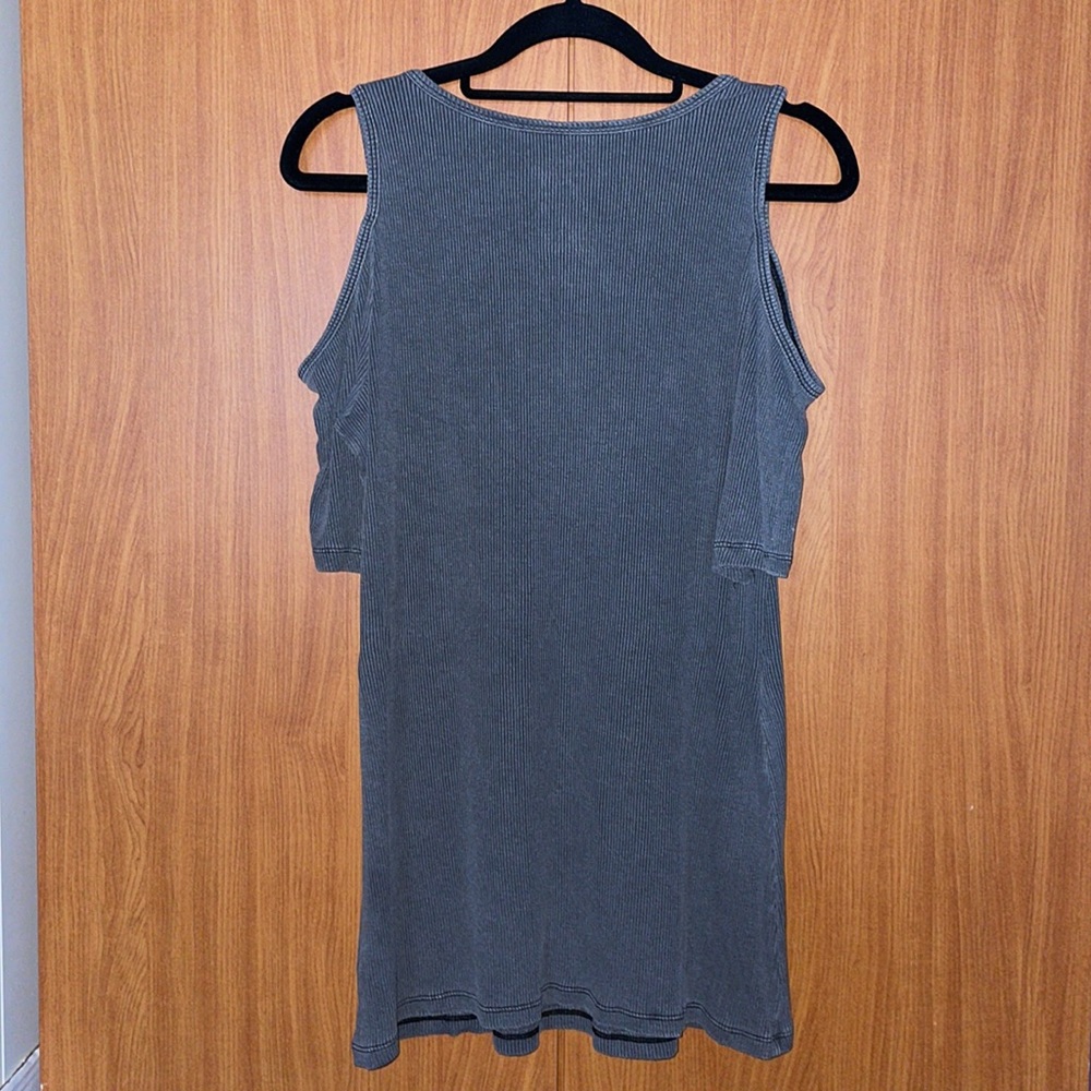 Torrid Ribbed Cold Shoulder Top - Grey - Size M/L - Picture 7 of 11
